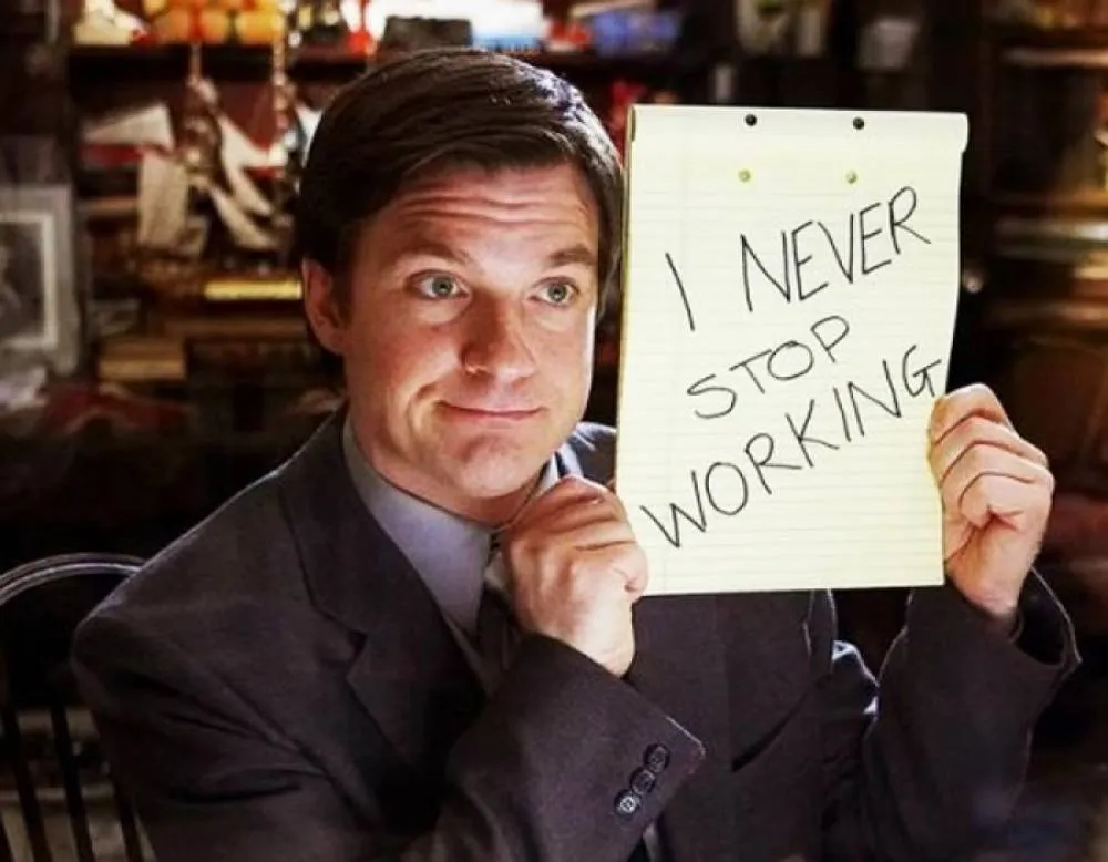 Привет! Меня зовут Сергей Емельянов и я трудоголик